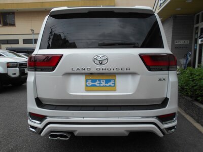 TOYOTA LAND CRUISER 300 - 5