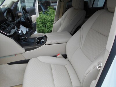 TOYOTA LAND CRUISER 300 - 8