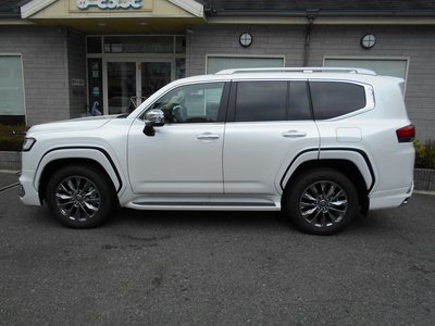 TOYOTA LAND CRUISER 300 - 3