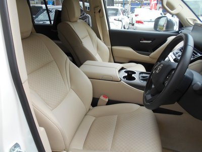 TOYOTA LAND CRUISER 300 - 7