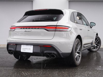 PORSCHE MACAN - 3