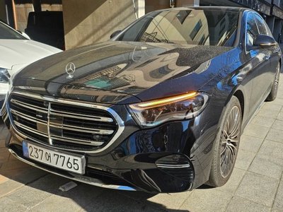 MERCEDES-BENZ E-CLASS - 4