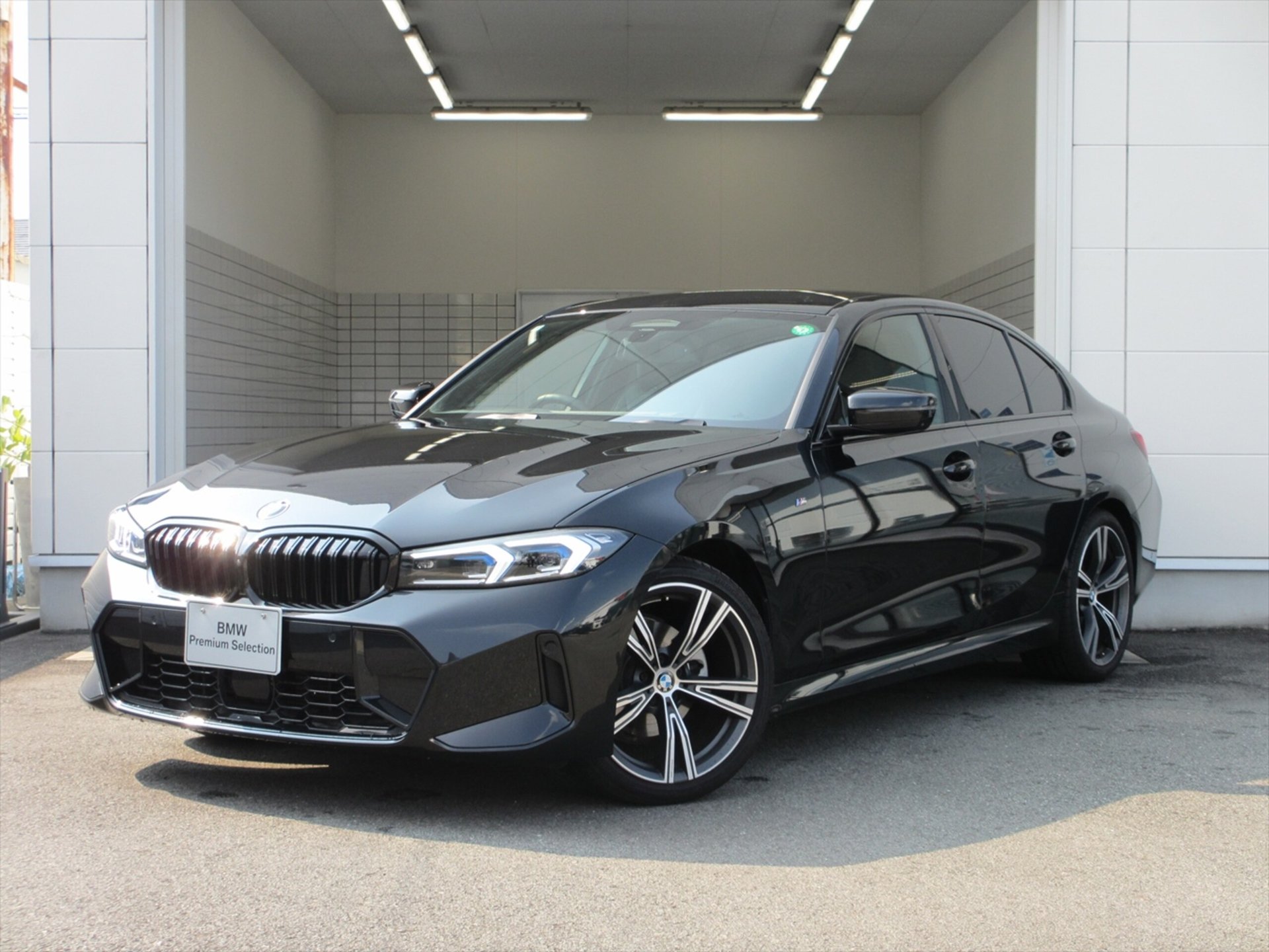 BMW 3 SERIES - View 1