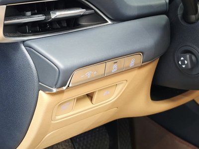 2022 Genesis GV80 — миниатюра 28
