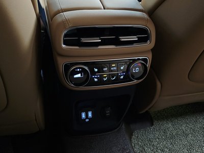 2022 Genesis GV80 — миниатюра 33