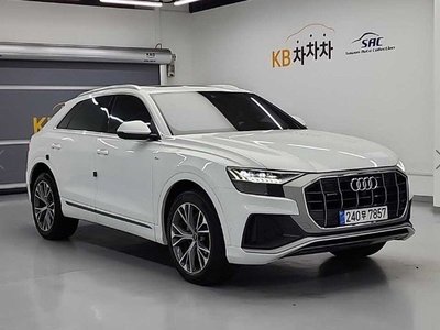 AUDI Q8 - 3