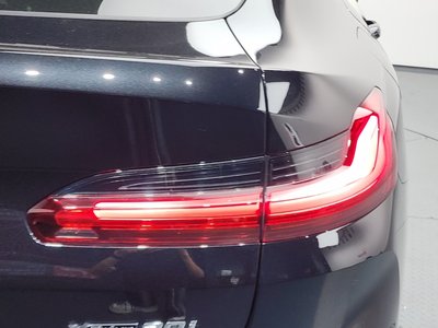 صورة 10 لـ 2025 BMW X4
