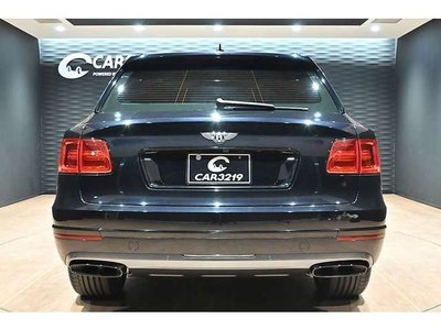 BENTLEY BENTAYGA - 7