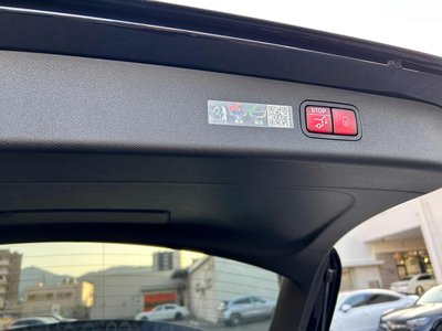 MERCEDES-BENZ E-CLASS - 4