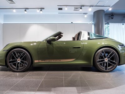 2025 Porsche 911 — миниатюра 16