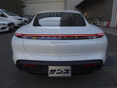 2021 Porsche TAYCAN photo 4
