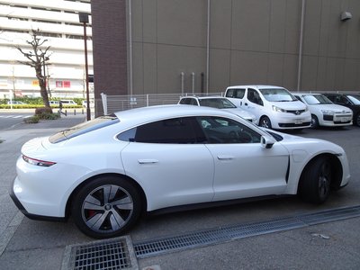 2021 Porsche TAYCAN photo 2