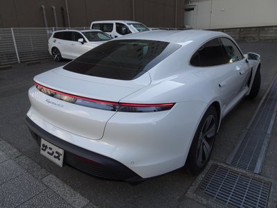 2021 Porsche TAYCAN photo 3