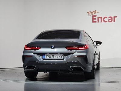 BMW 8 SERIES - 4