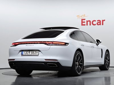 PORSCHE PANAMERA - 4
