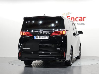 2025 Toyota ALPHARD — фото 4