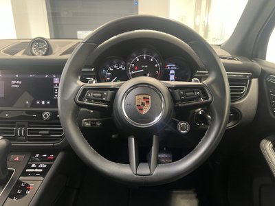 PORSCHE MACAN - 9