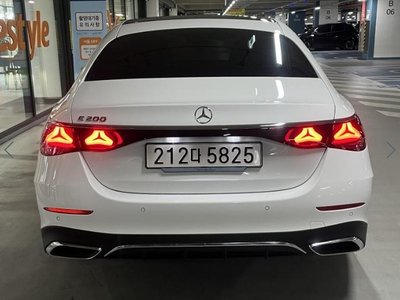 MERCEDES-BENZ E-CLASS - 6