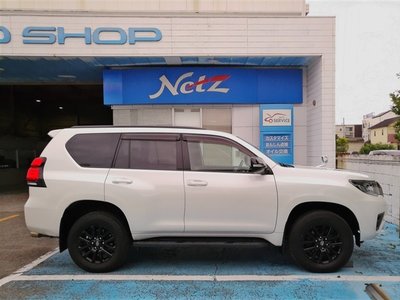 صورة 3 لـ 2021 Toyota LAND CRUISER PRADO
