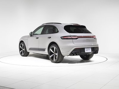 PORSCHE MACAN - 8