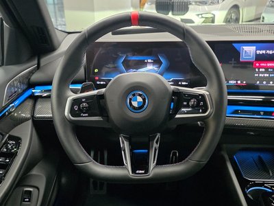 صورة مصغرة 17 لـ 2025 BMW I5