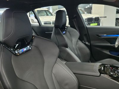 صورة مصغرة 16 لـ 2025 BMW I5