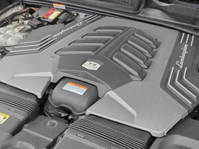 LAMBORGHINI URUS - 7