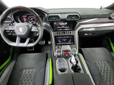 LAMBORGHINI URUS - 5