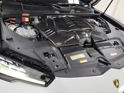 LAMBORGHINI URUS - 7