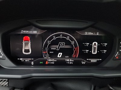 LAMBORGHINI URUS - 8