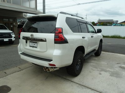 TOYOTA LAND CRUISER - 7