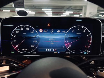 MERCEDES-BENZ E-CLASS - 8