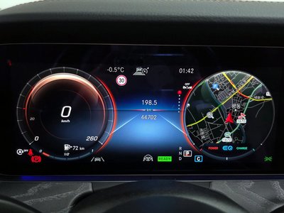 MERCEDES-BENZ E-CLASS - 8