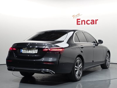 MERCEDES-BENZ E-CLASS - 3