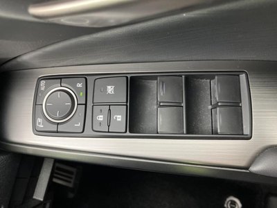 2024 Lexus IS — миниатюра 28