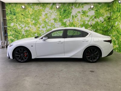 صورة 2 لـ 2024 Lexus IS