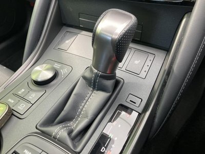 2024 Lexus IS — миниатюра 18