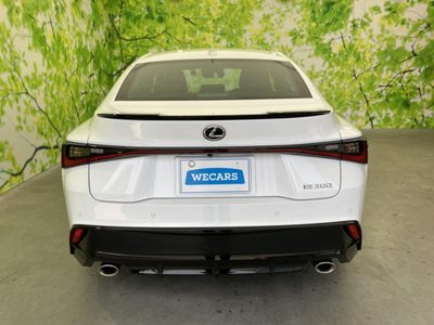 2024 Lexus IS — миниатюра 45
