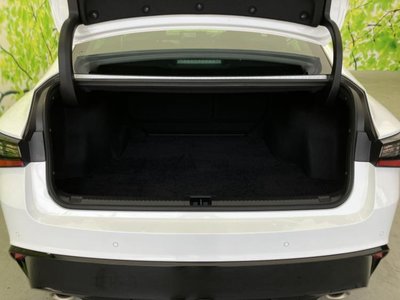 2024 Lexus IS — миниатюра 19