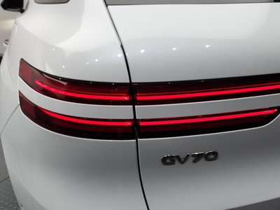 صورة 10 لـ 2021 Genesis GV70