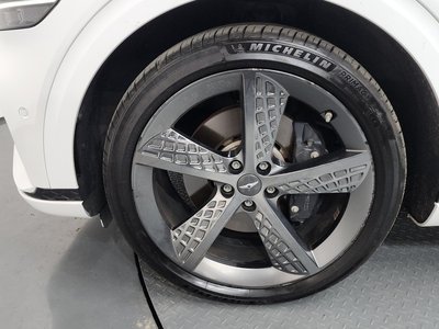 صورة 6 لـ 2021 Genesis GV70