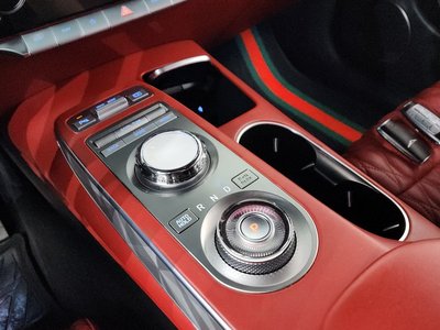 2021 Genesis GV70 — миниатюра 12