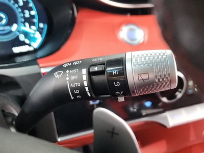 2021 Genesis GV70 — миниатюра 29