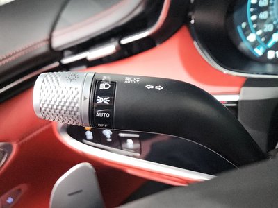 2021 Genesis GV70 — миниатюра 39