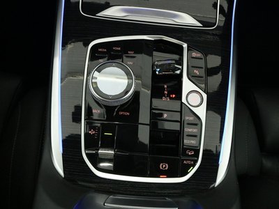 2024 BMW X7 — миниатюра 16