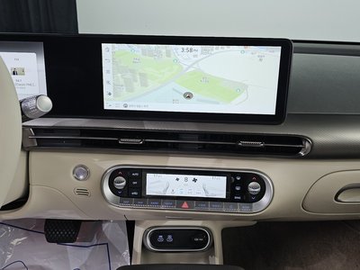 2023 Genesis GV60 — миниатюра 15
