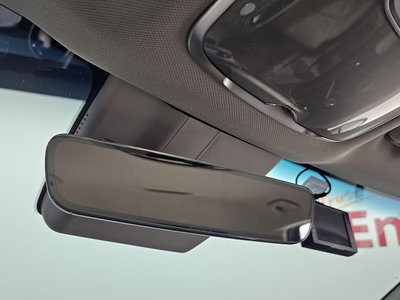 2023 Genesis GV60 — миниатюра 18