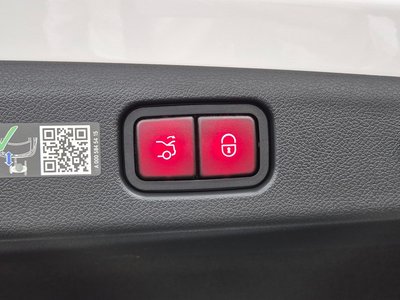 MERCEDES-BENZ E-CLASS - 10