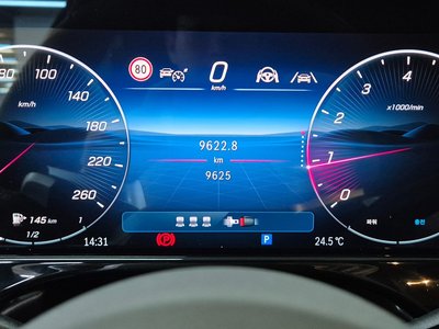 MERCEDES-BENZ E-CLASS - 6