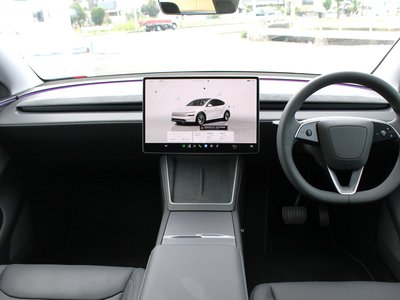 2025 Tesla MODEL Y — фото 4